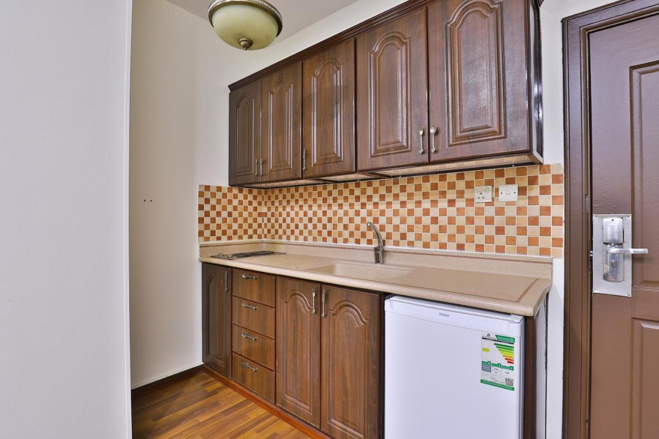 Oyo 288 Diafati Residential Units Hotel Nadinah Kültér fotó